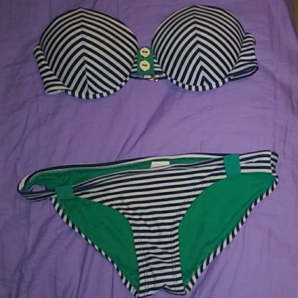 Girls stripe bathing suit